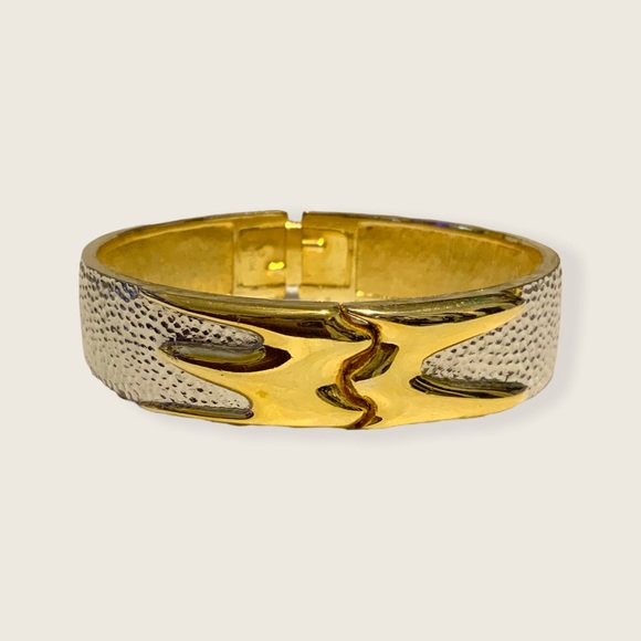 Vintage Monet Bracelet Gold Textured Silver Colored Signed All Jewelry 6/$20